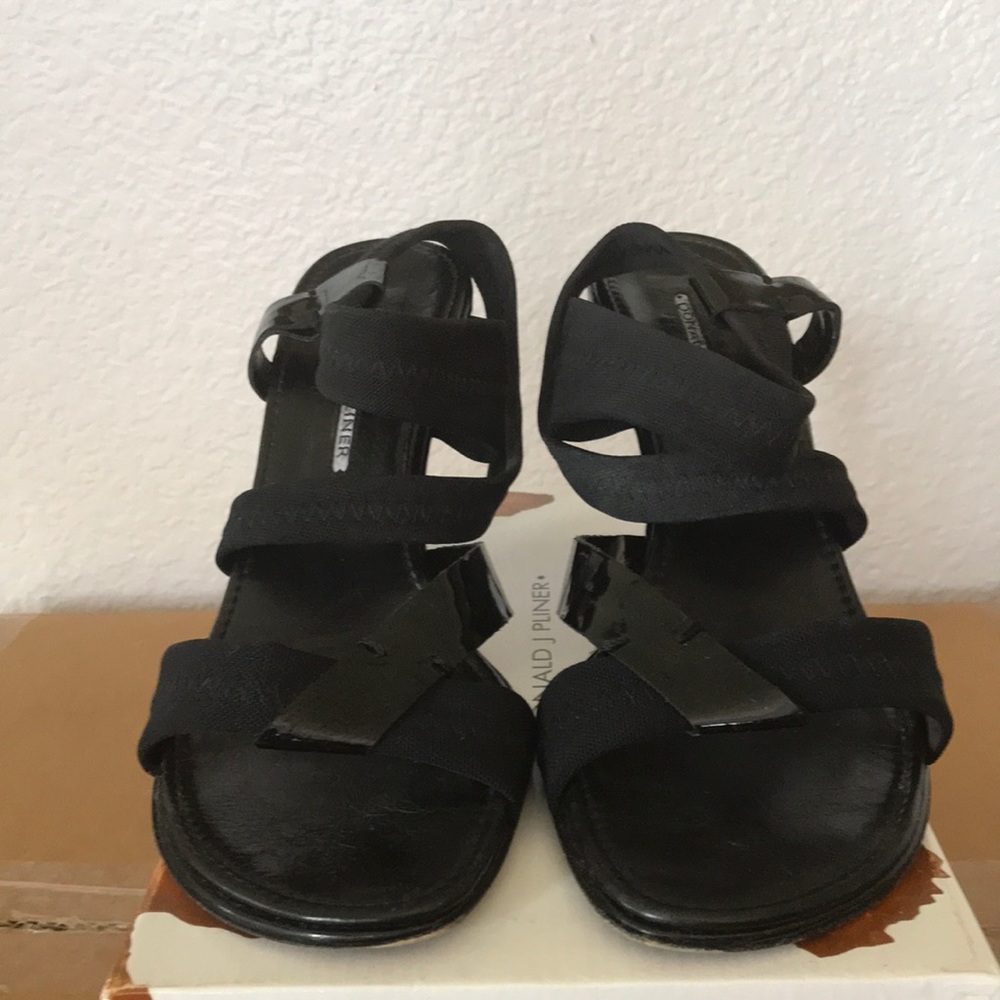 Donald Pliner Black Strappy Sandals